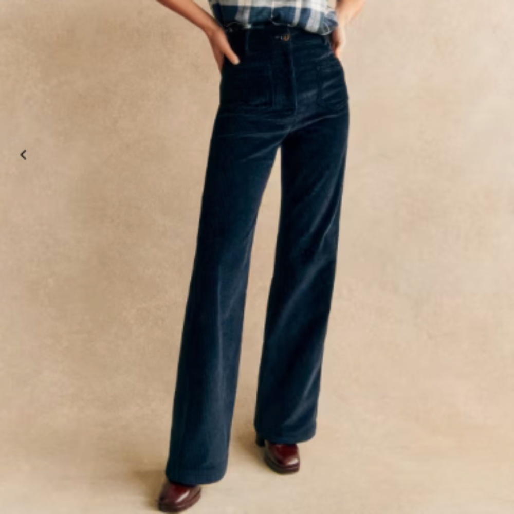 Sezane "The 70's Trousers" in Navy corduroy